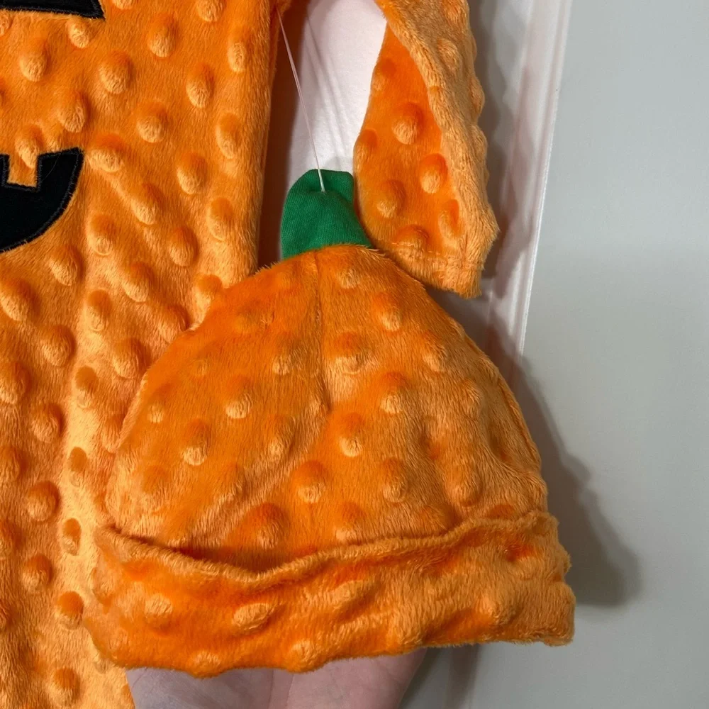 NWOT Chick‎ pea baby unisex orange soft textured pumpkin jumper hat matching set